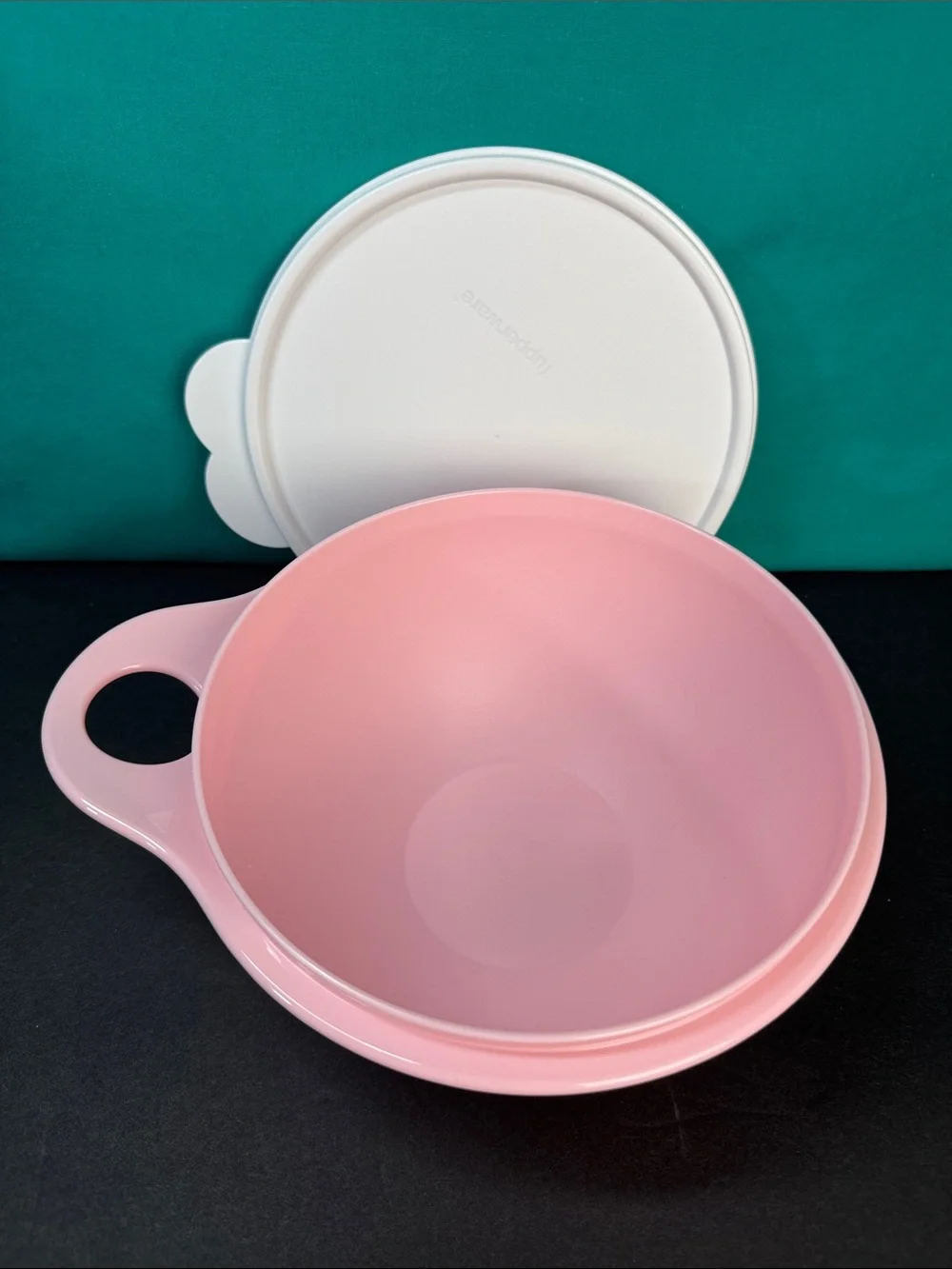 Tupperware Mini Thatsa Bowl 6 Cup Pink White Seal New